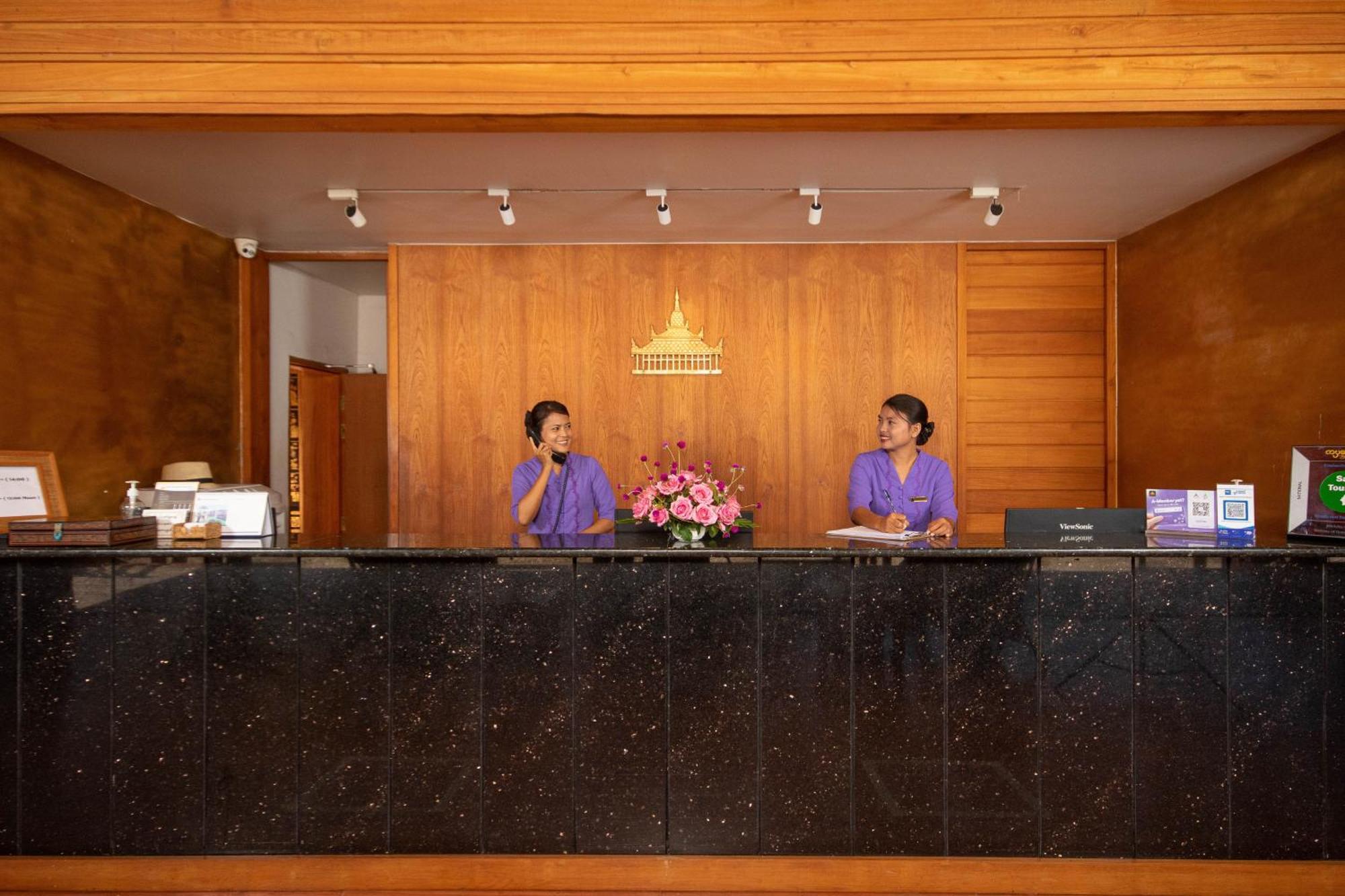 Bagan Thiripyitsaya Sanctuary Resort Екстериор снимка