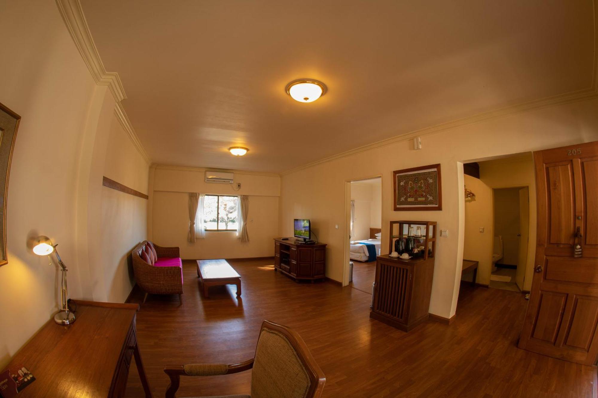 Bagan Thiripyitsaya Sanctuary Resort Екстериор снимка