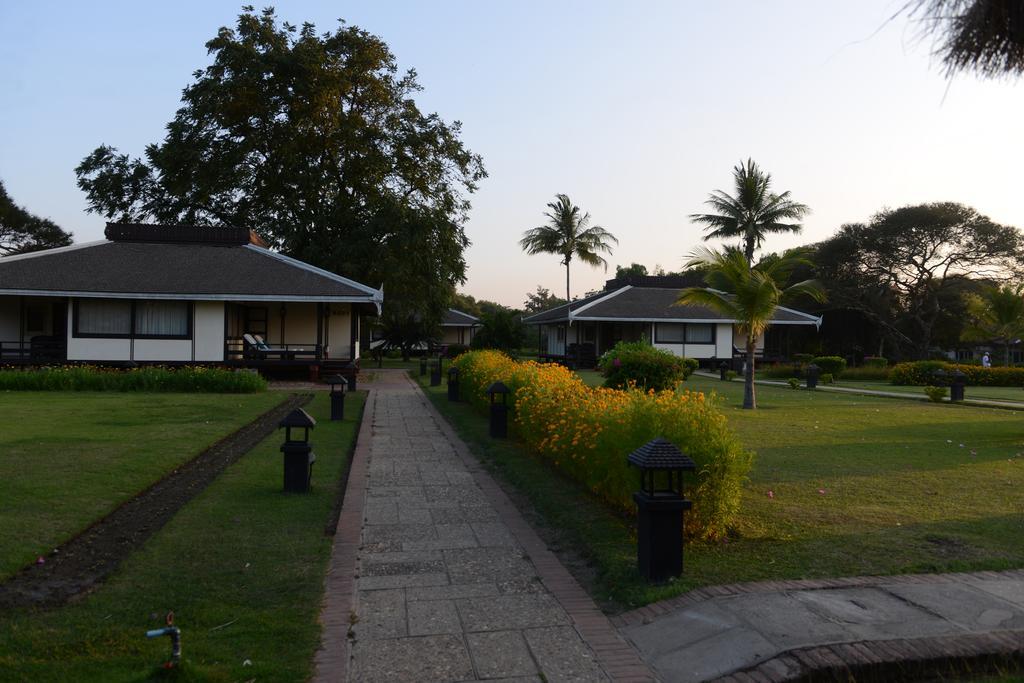Bagan Thiripyitsaya Sanctuary Resort Екстериор снимка